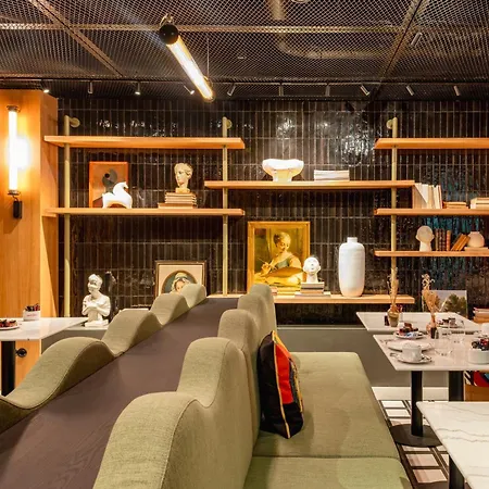 Artcore 4* بورتو