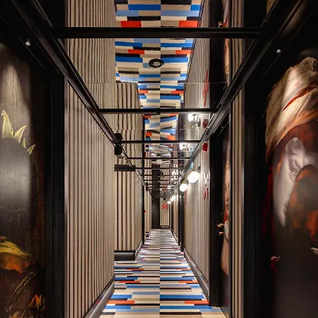 ホテル Artcore 4*